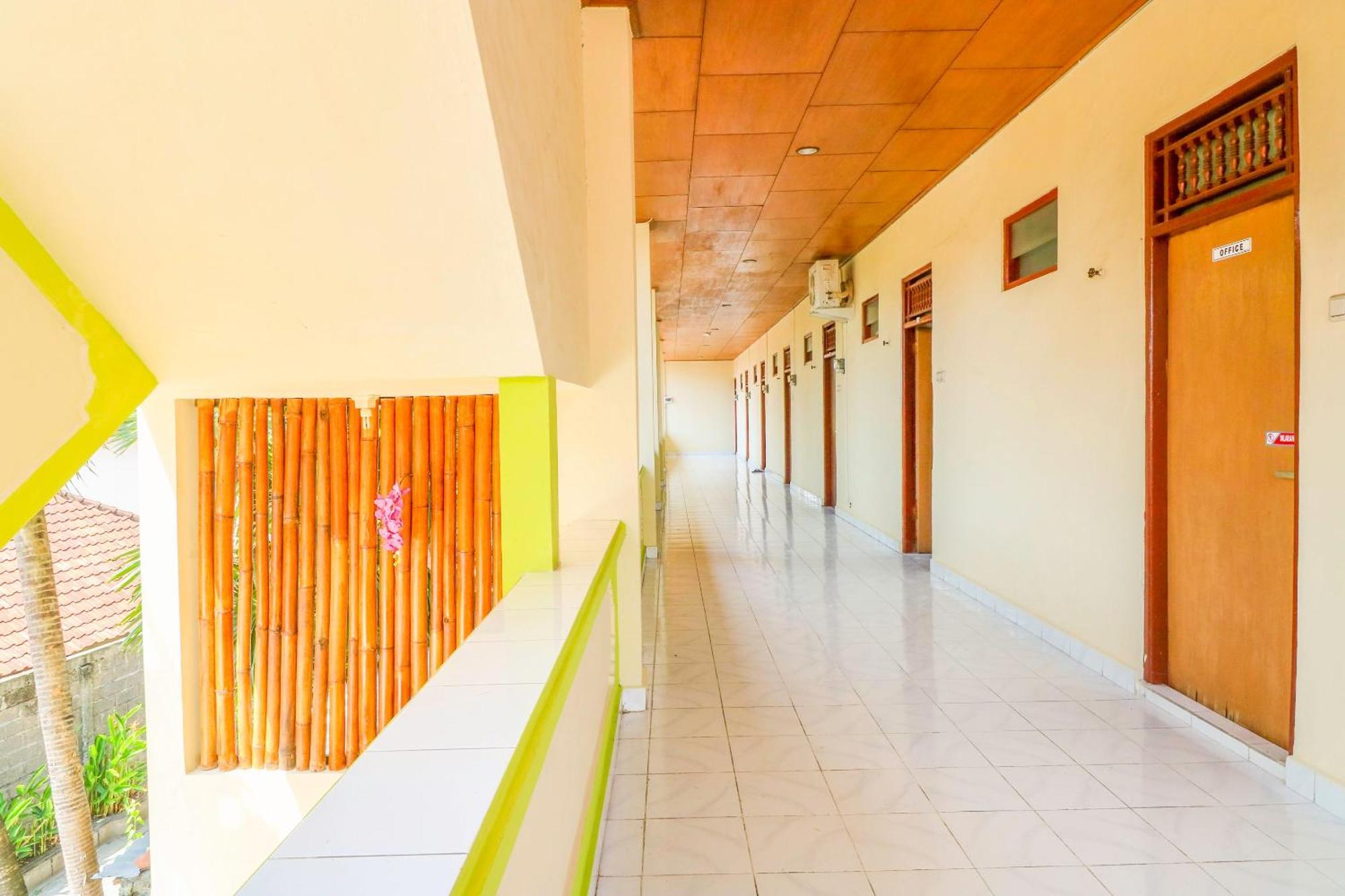 Oyo 2184 Nan Berlian Inn Legian Buitenkant foto