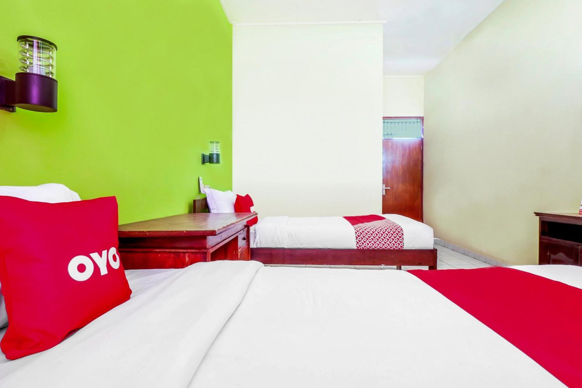 Oyo 2184 Nan Berlian Inn Legian Buitenkant foto